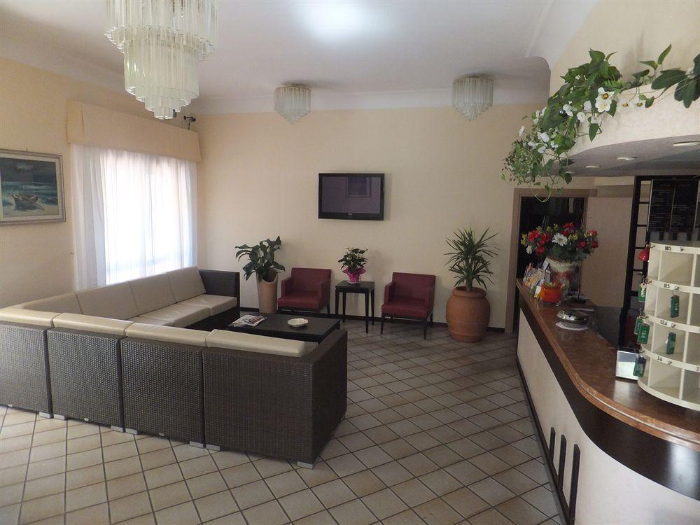 Hotel Dafne Пунта-Марина Екстер'єр фото